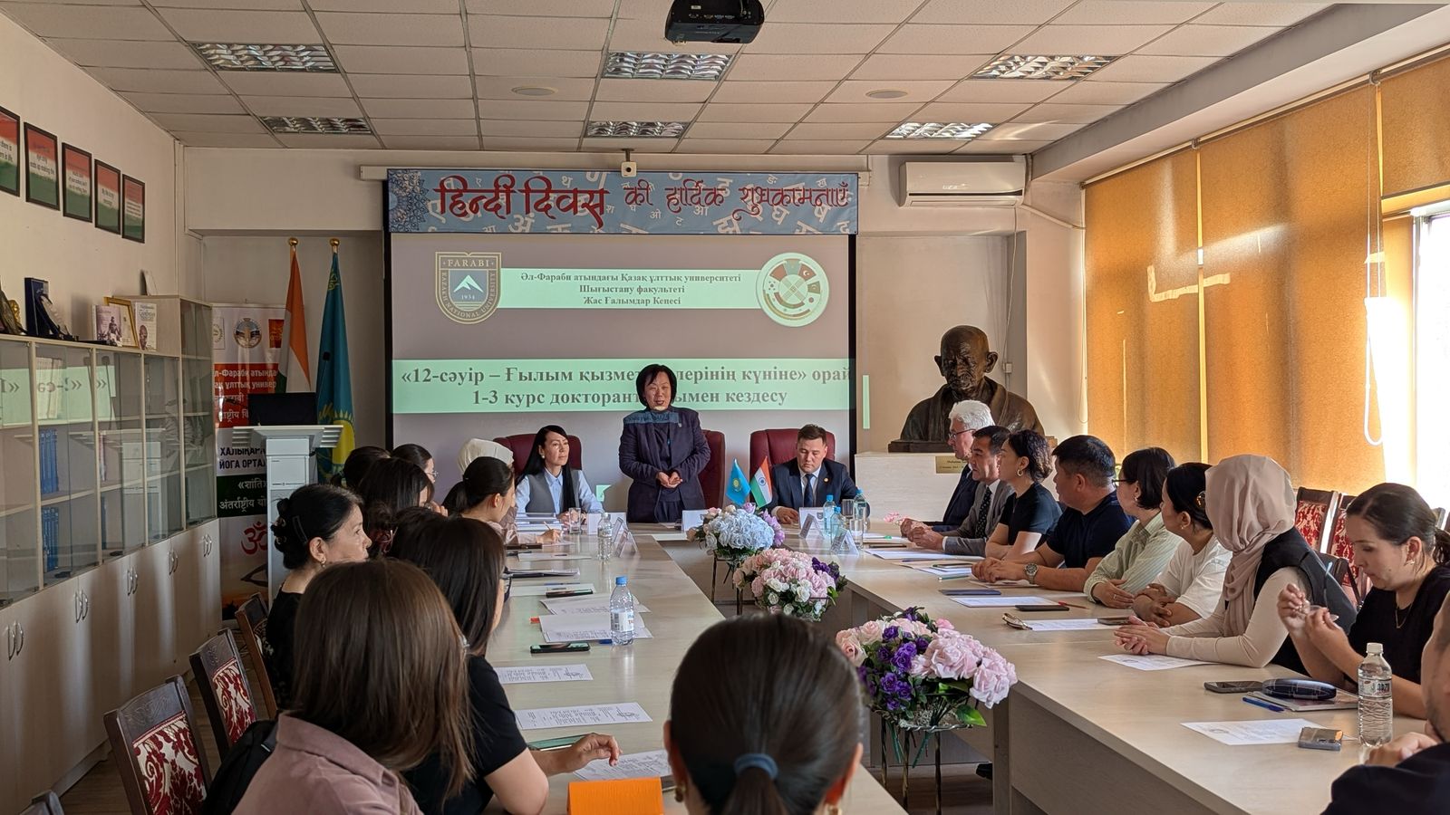 Ғылым күні қарсаңында Қытайтану кафедрасының оқытушылары мен докторанттары марапатталды